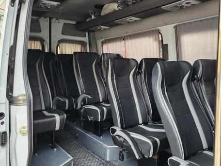 Mercedes Sprinter Standard — exterior view
