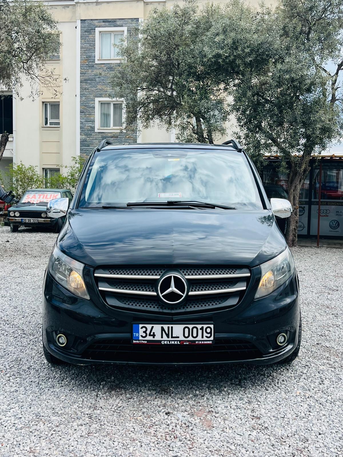 Standard Minivan — exterior view
