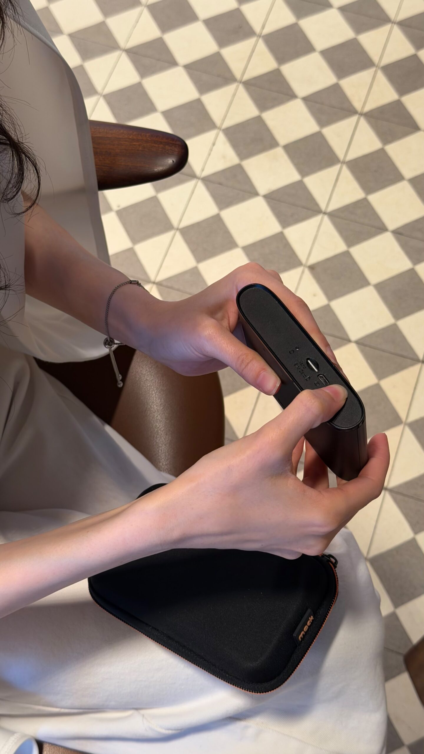 Кнопка включения WiFi роутера